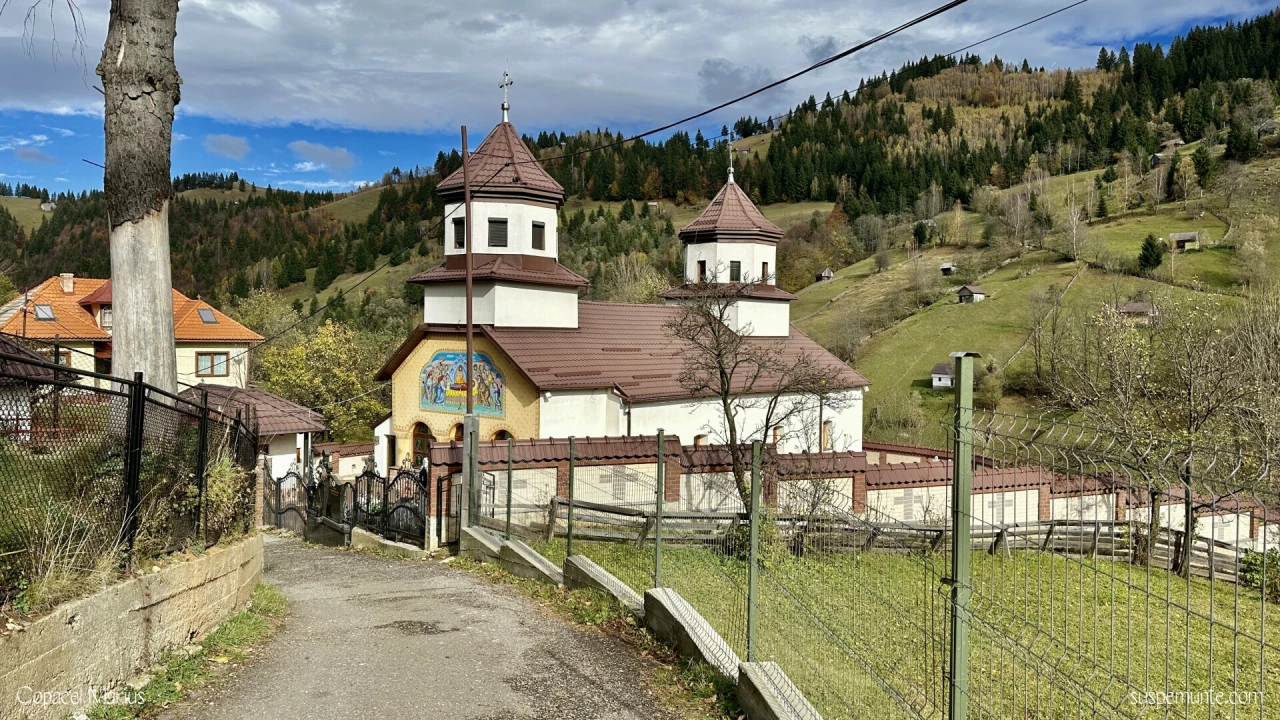 Biserica Adormirea Maicii Domnului din Moeciu de Sus