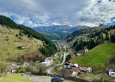 Traseu ecoturistic spre Amfiteatrul Transilvania din Moeciu de sus (T9)