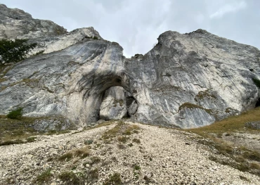 Traseu spectaculos in Piatra Craiului: Plaiul Foii - Refugiul Spirla - La Zaplaz - Umerii Pietrei Craiului - Marele Grohotis - Cerdacul Stanciului